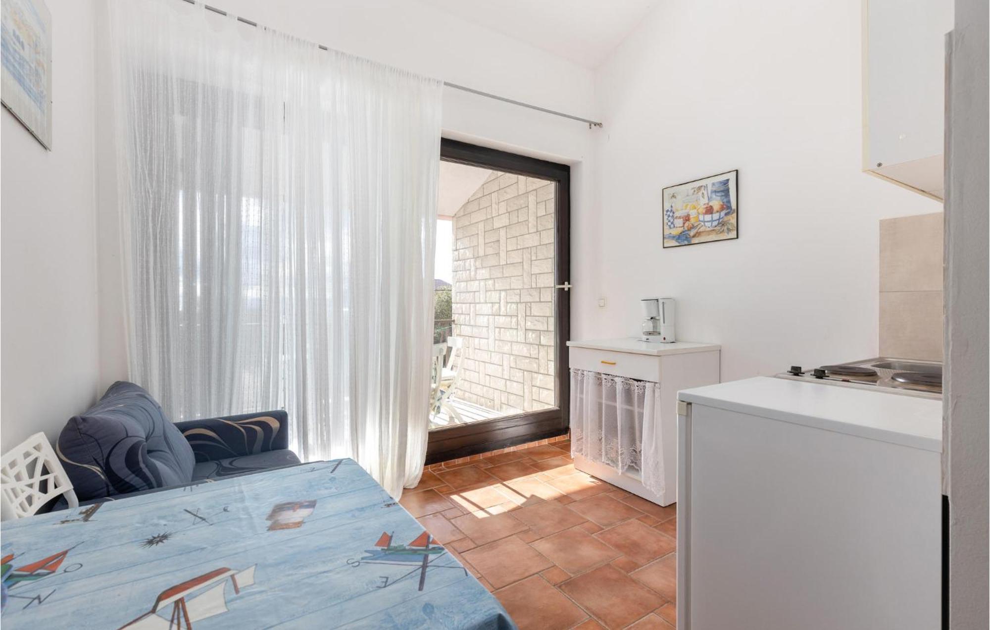 Nice Apartment In Jadranovo With Kitchen Eksteriør bilde