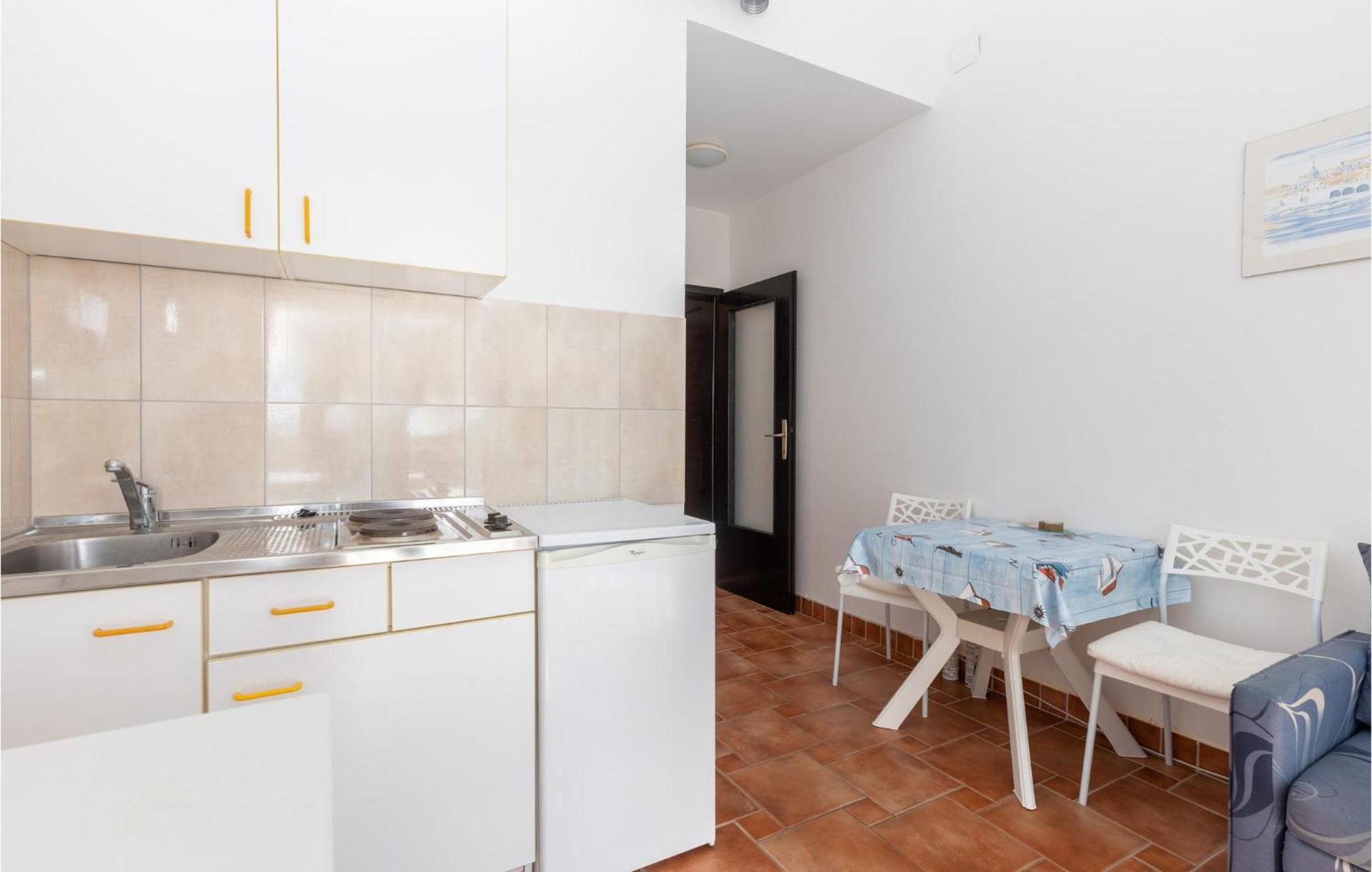 Nice Apartment In Jadranovo With Kitchen Eksteriør bilde